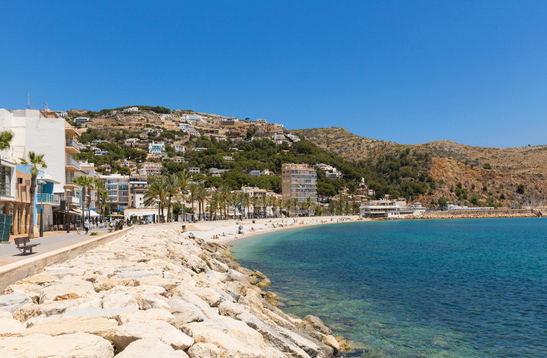 Drie steden vlakbij Cumbre del Sol om te bezoeken (III): Jávea, Guadalest en Benidorm