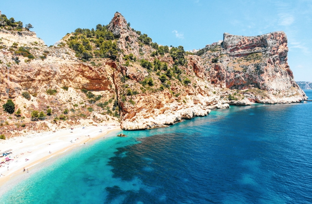 De Costa Blanca heeft al 84 blauwe vlaggen! Ontdek welke het dichts bij Cumbre del Sol liggen